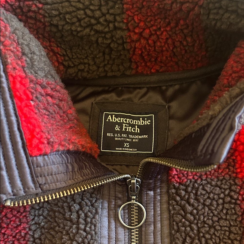 Abercrombie & Fitch Red Black Plaid Zip-Up Sweater | Cozy Fall Flannel Style Jac - Picture 2 of 7